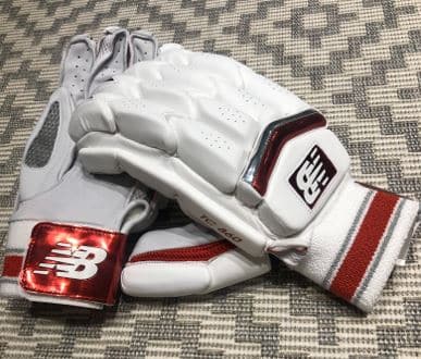 Photo Showing The Velcro Strap & Palm Of The TC860 Gloves